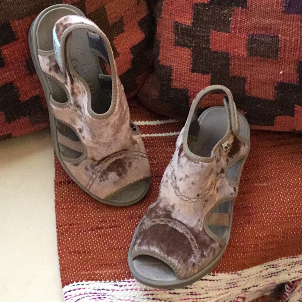 ZEES sandal